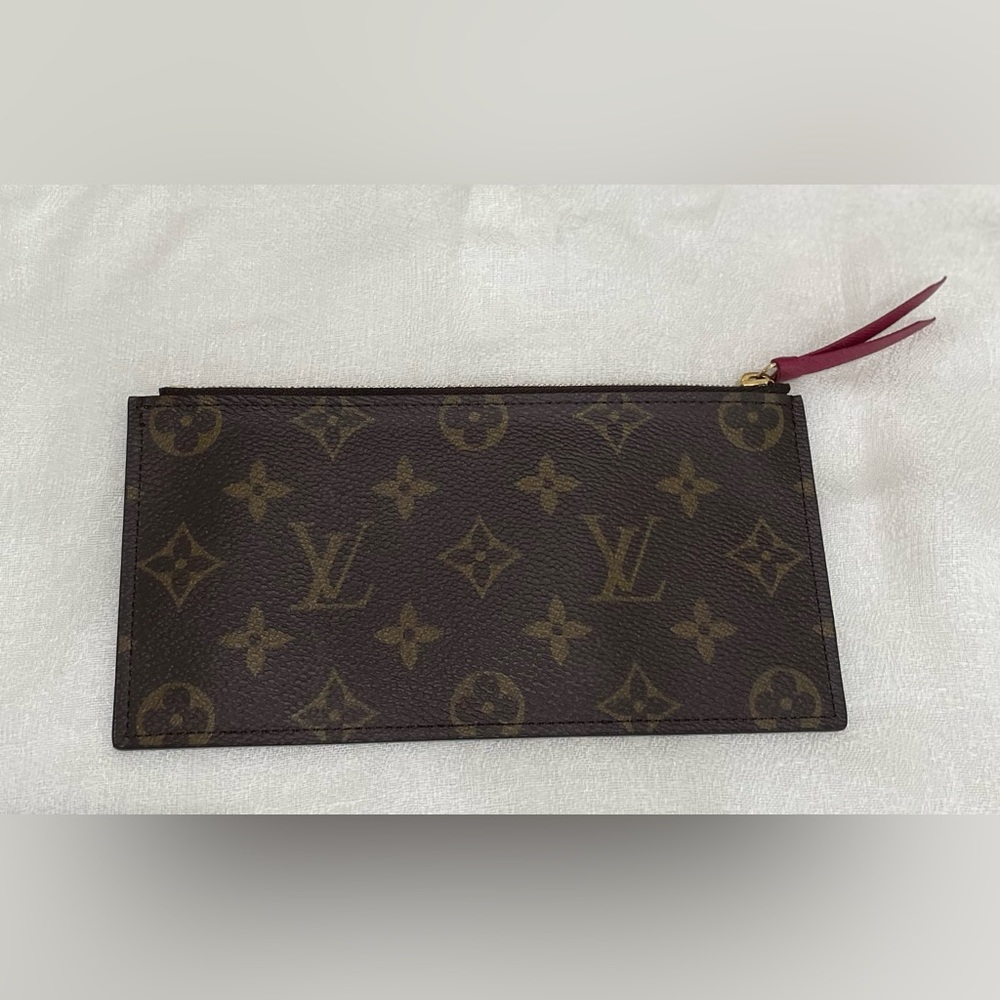 ❌SOLD❌Felicia Louis Vuitton zipper insert.